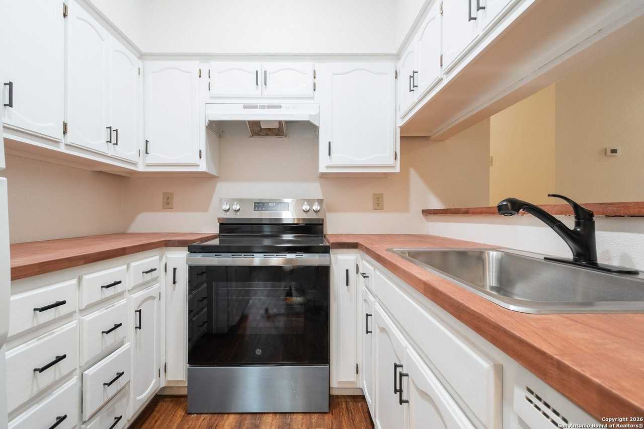 6404 Brook Cv - Photo 5 of 20