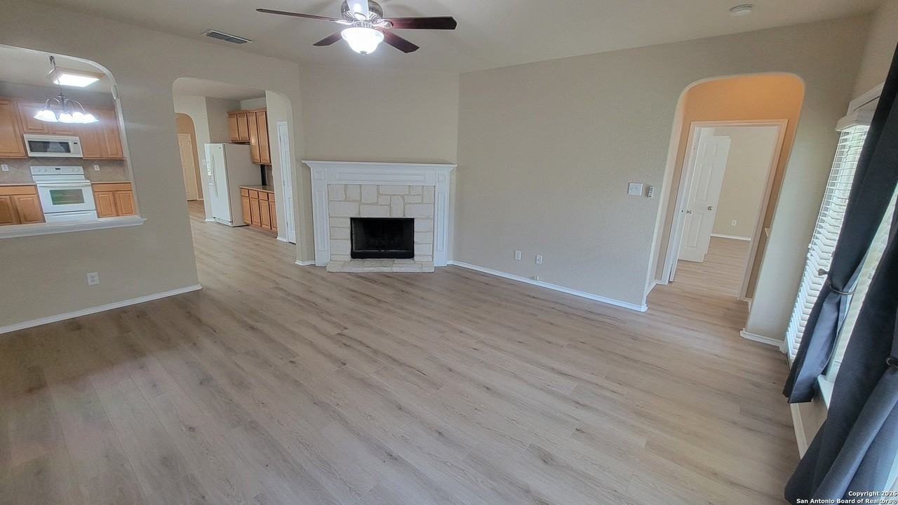 26311 Presidio Blf - Photo 4 of 16