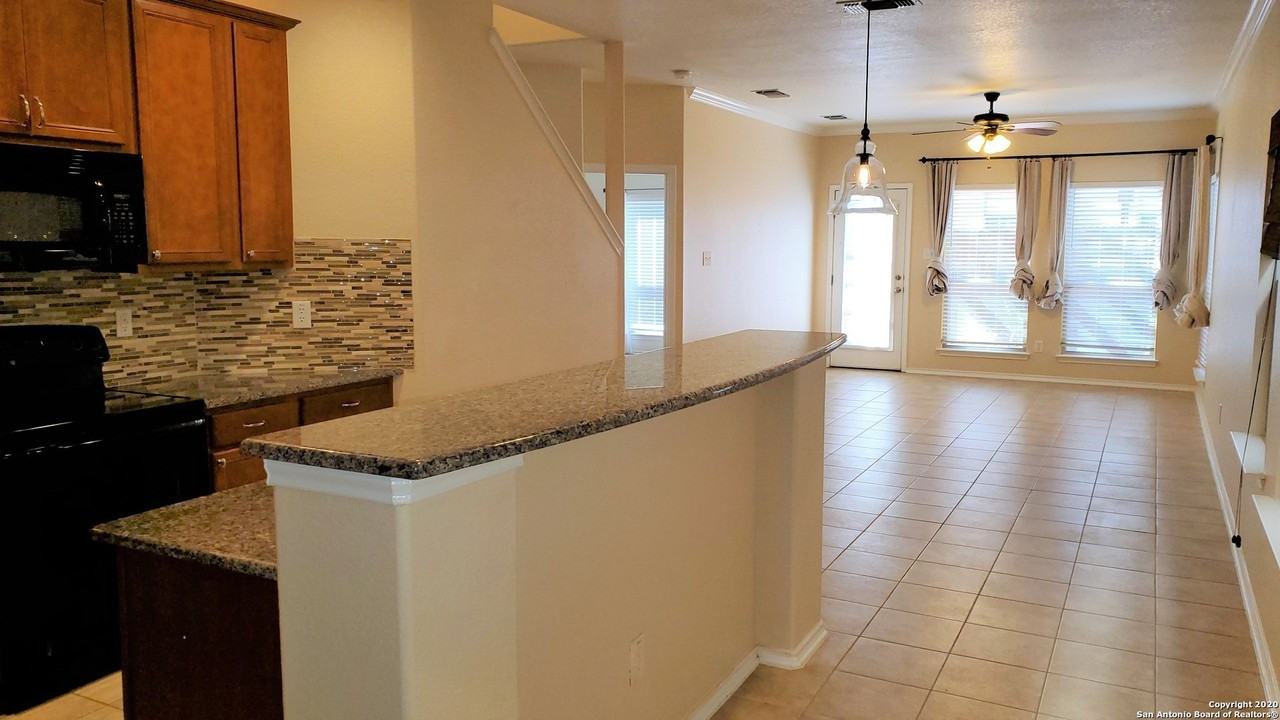 13124 Brook Arbor - Photo 5 of 40