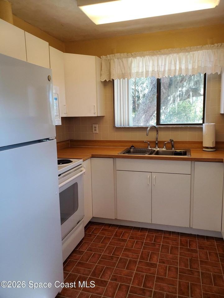 2324 Bignonia St Unit 2 #2 - Photo 6 of 19