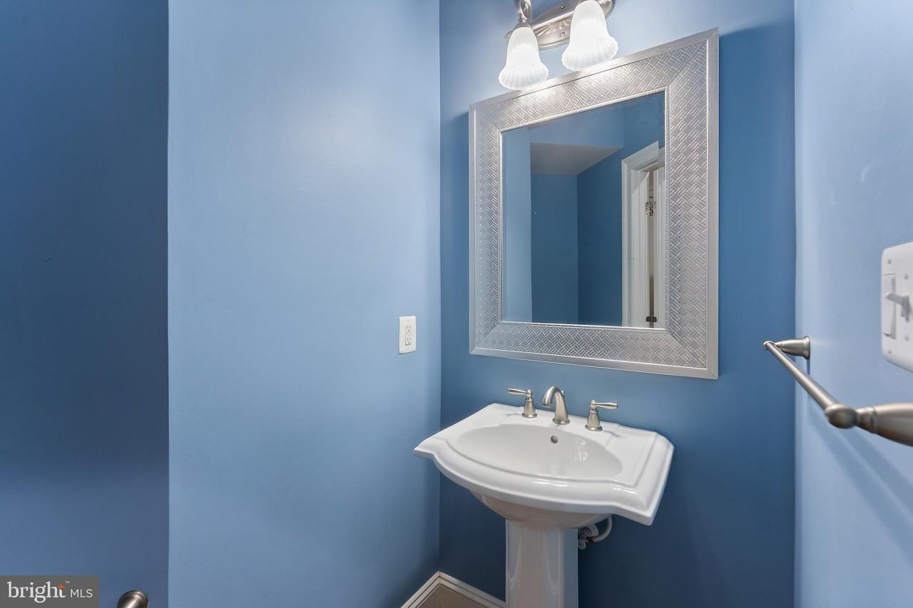 612A Samantha Ct - Photo 3 of 40