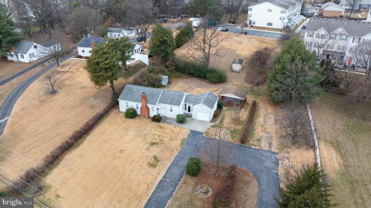 1108 Reece Rd - Photo 7 of 39