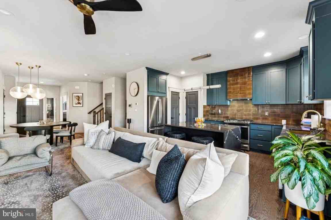 1333 Eastern Ave - Photo 5 of 29