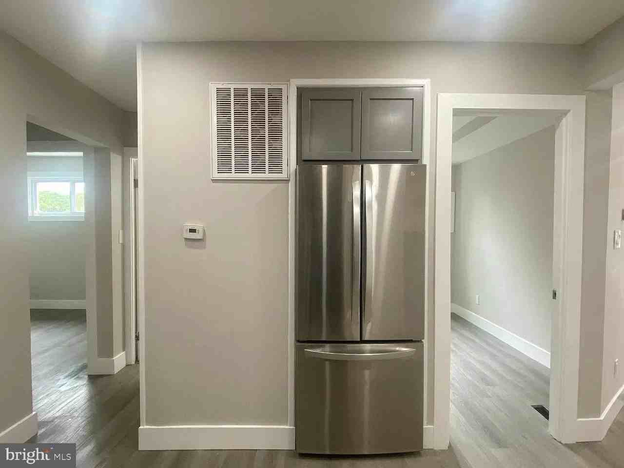 940 5th St - Photo 7 of 10