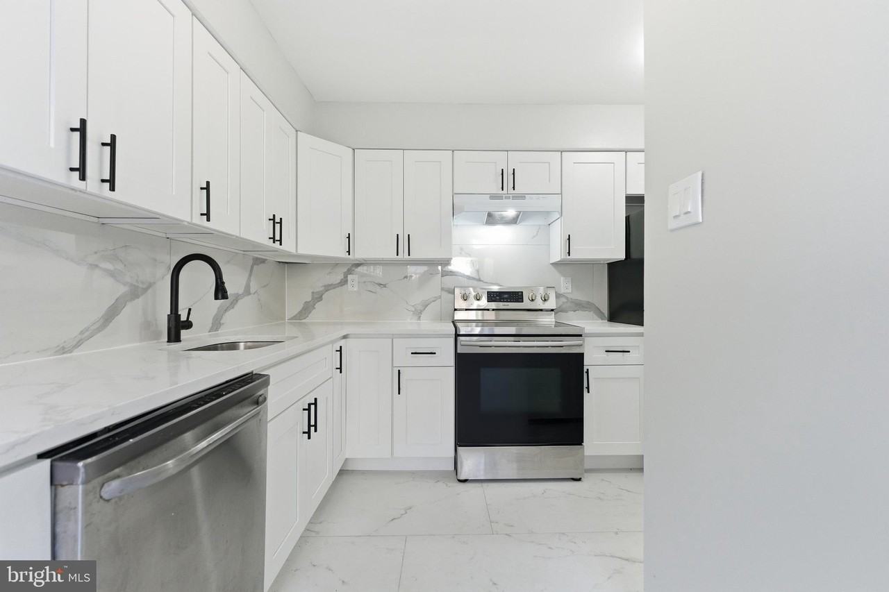 111 Presidential Dr - Photo 2 of 22