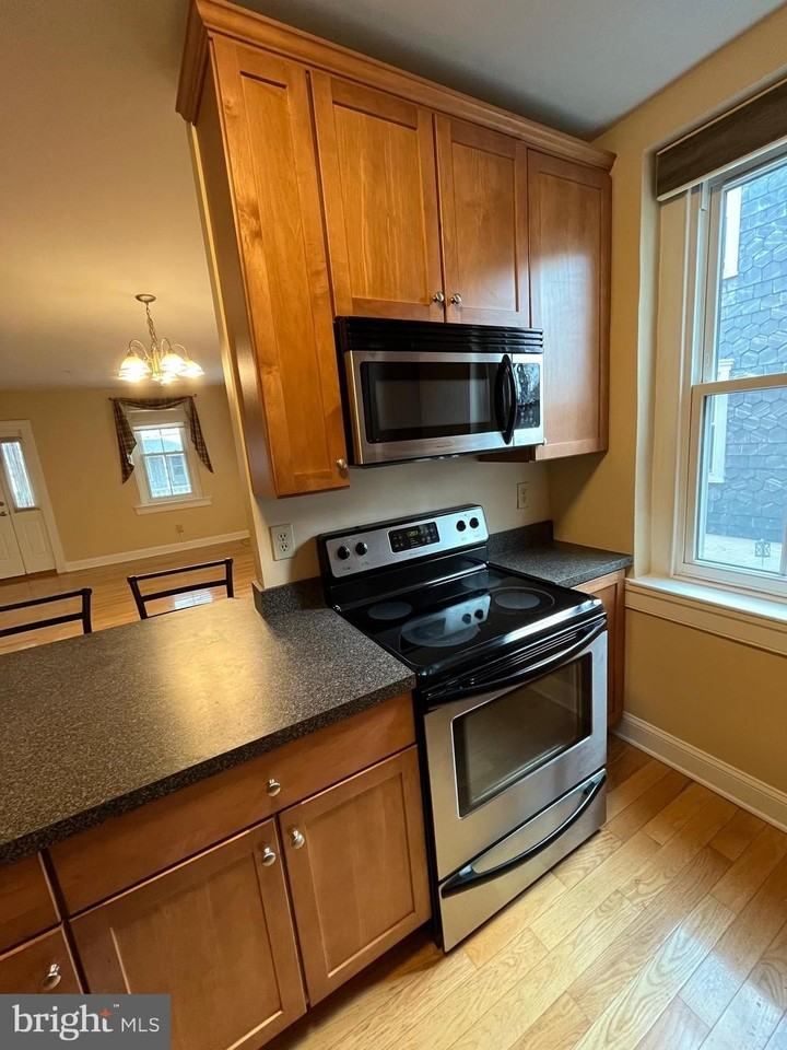 19 E Broad St E BROAD Street unit: A1 #A1 - Photo 3 of 40