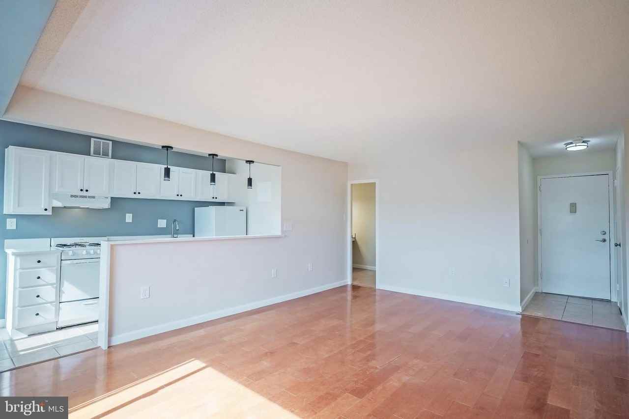 2500 N Van Dorn St Apt 912 #912 - Photo 3 of 24