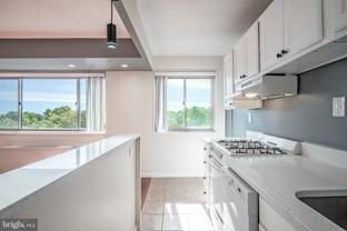 2500 N Van Dorn St Apt 912 #912 - Photo 1 of 1