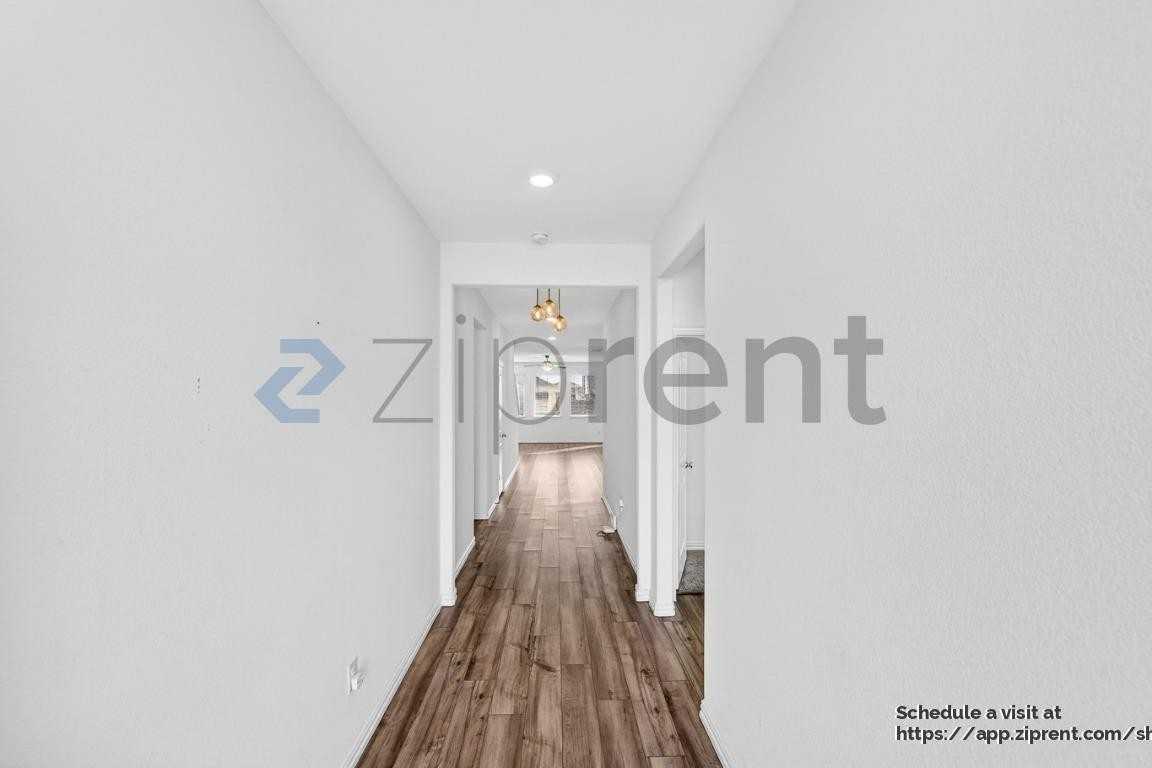 3016 Riddler Way - Photo 4 of 28