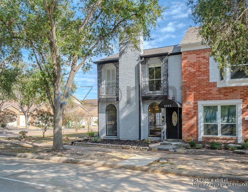 2052 Lakeside Dr - Photo 2 of 27