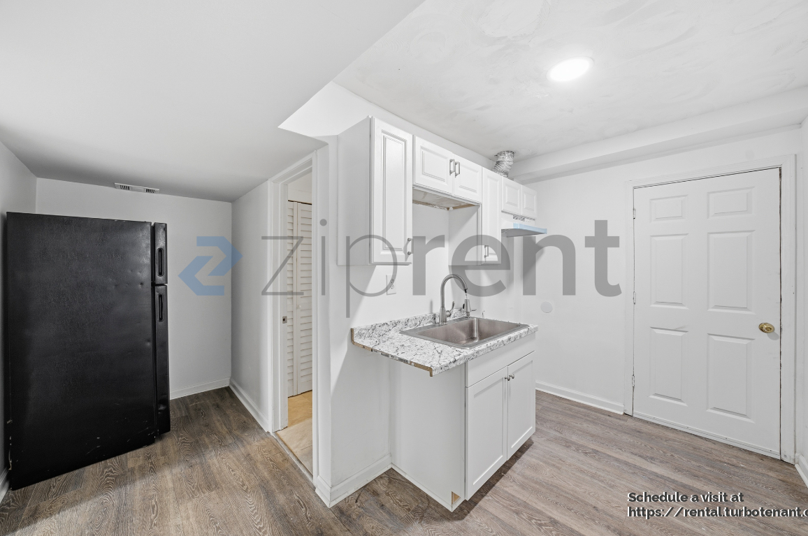 6189 Landover Cir #6189 - Photo 4 of 11