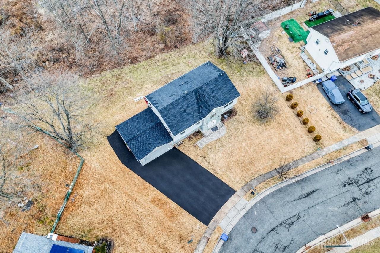 30 Clara Dr - Photo 2 of 31