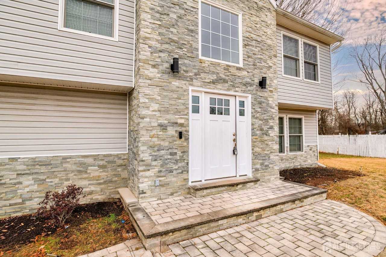 30 Clara Dr - Photo 4 of 31