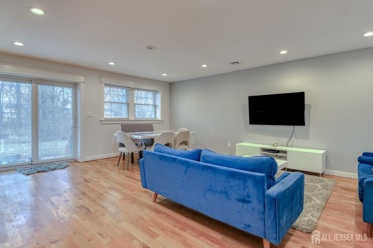 30 Clara Dr - Photo 5 of 31