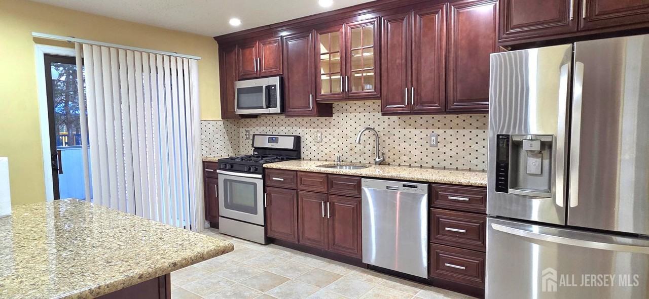 44 Azalea Ct - Photo 3 of 21