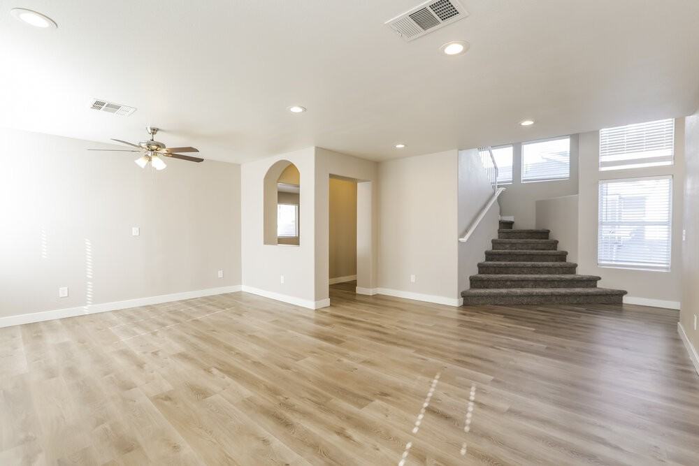 4375 Coyote Crest Ct - Photo 4 of 17