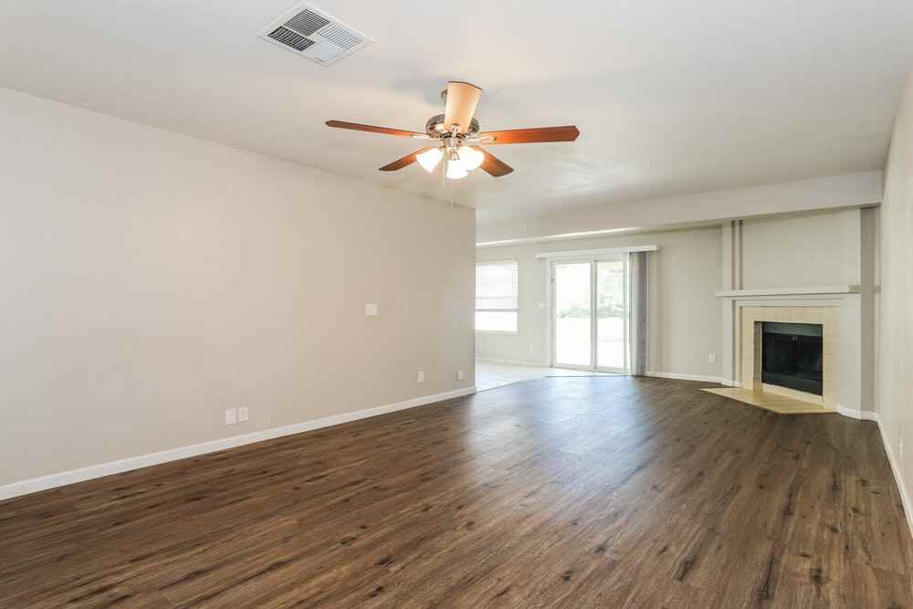 23837 N 40th Dr - Photo 4 of 16