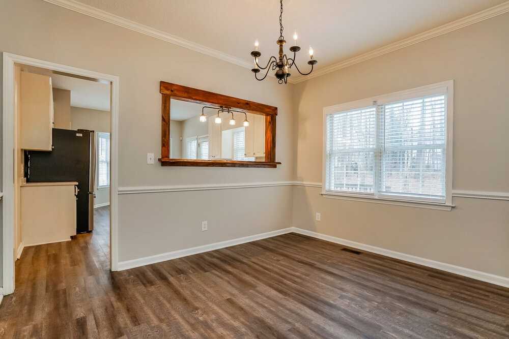 125 Biltmore Dr - Photo 7 of 17