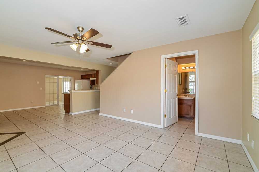 1018 Pegel Ct - Photo 6 of 17