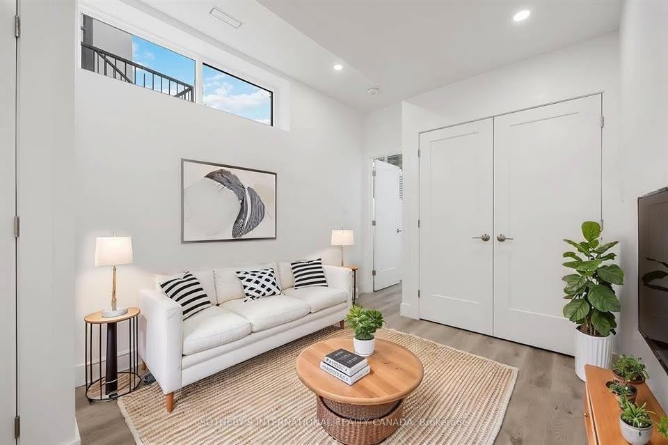 1937 Lawrence Avenue West - Photo 4 of 9