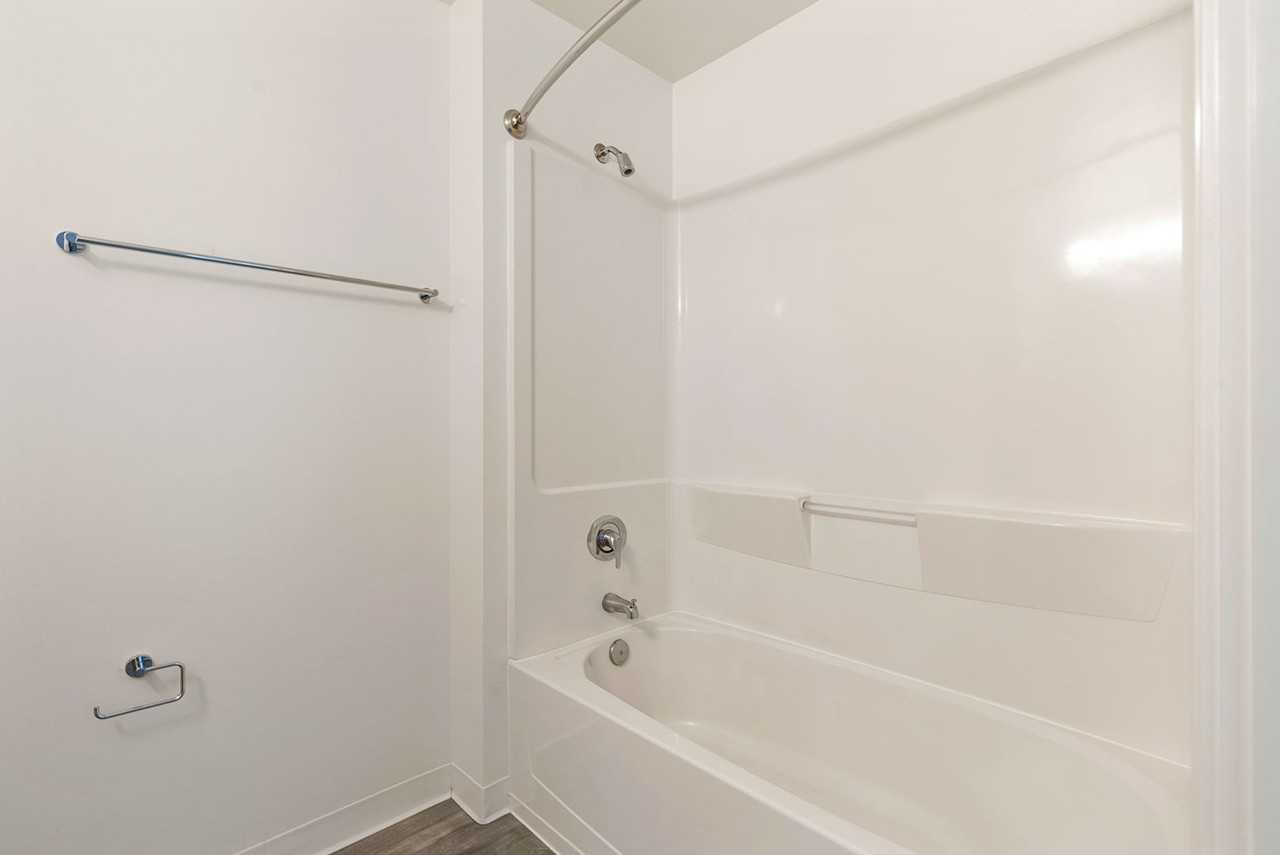 1404 Boylston - Photo 5 of 45