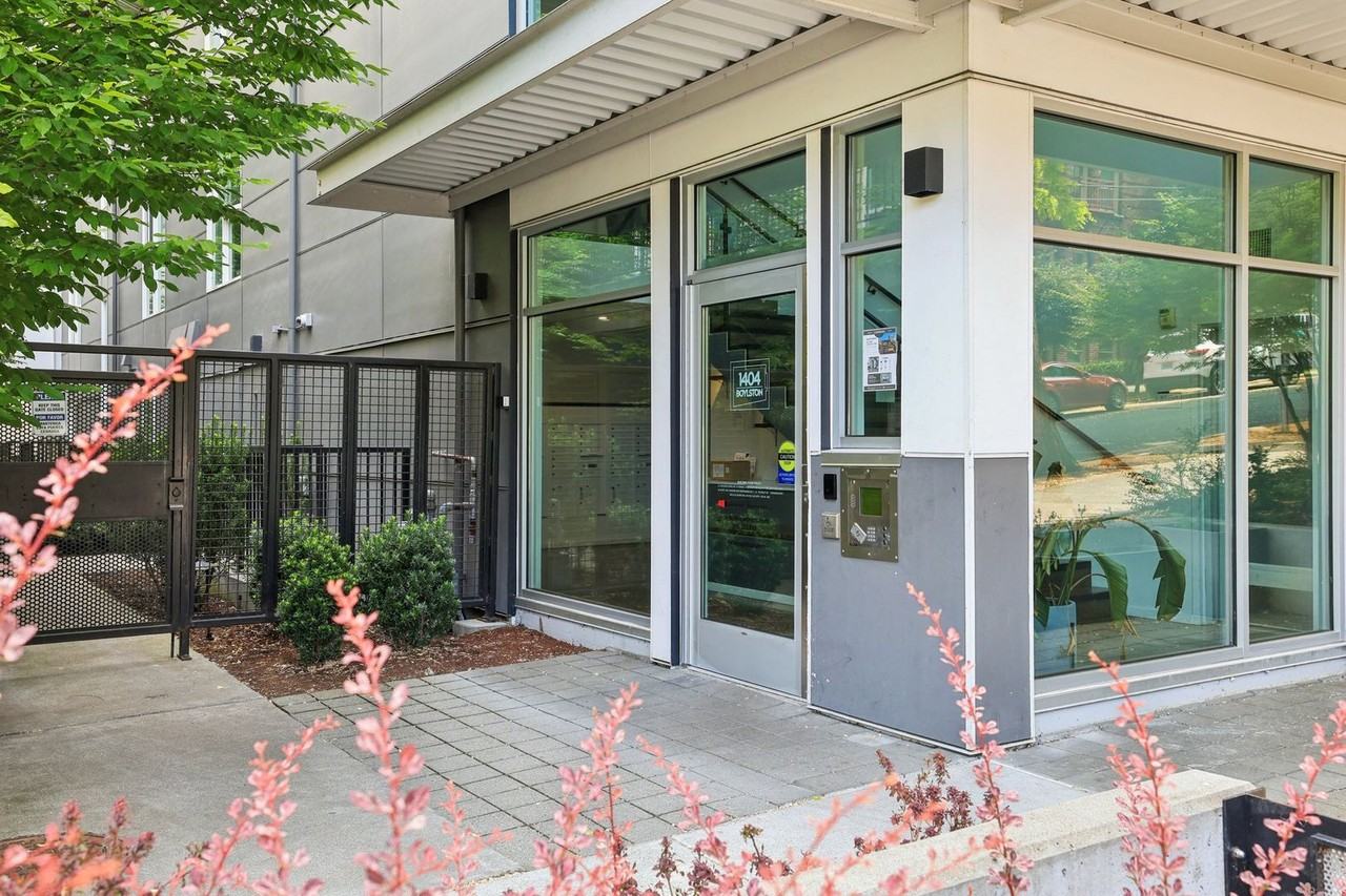 1404 Boylston - Photo 7 of 45