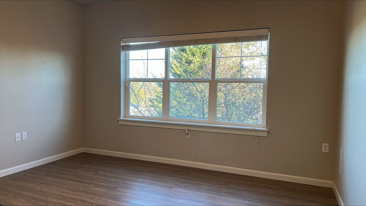 Sellwood Apartments - Photo 3 of 17