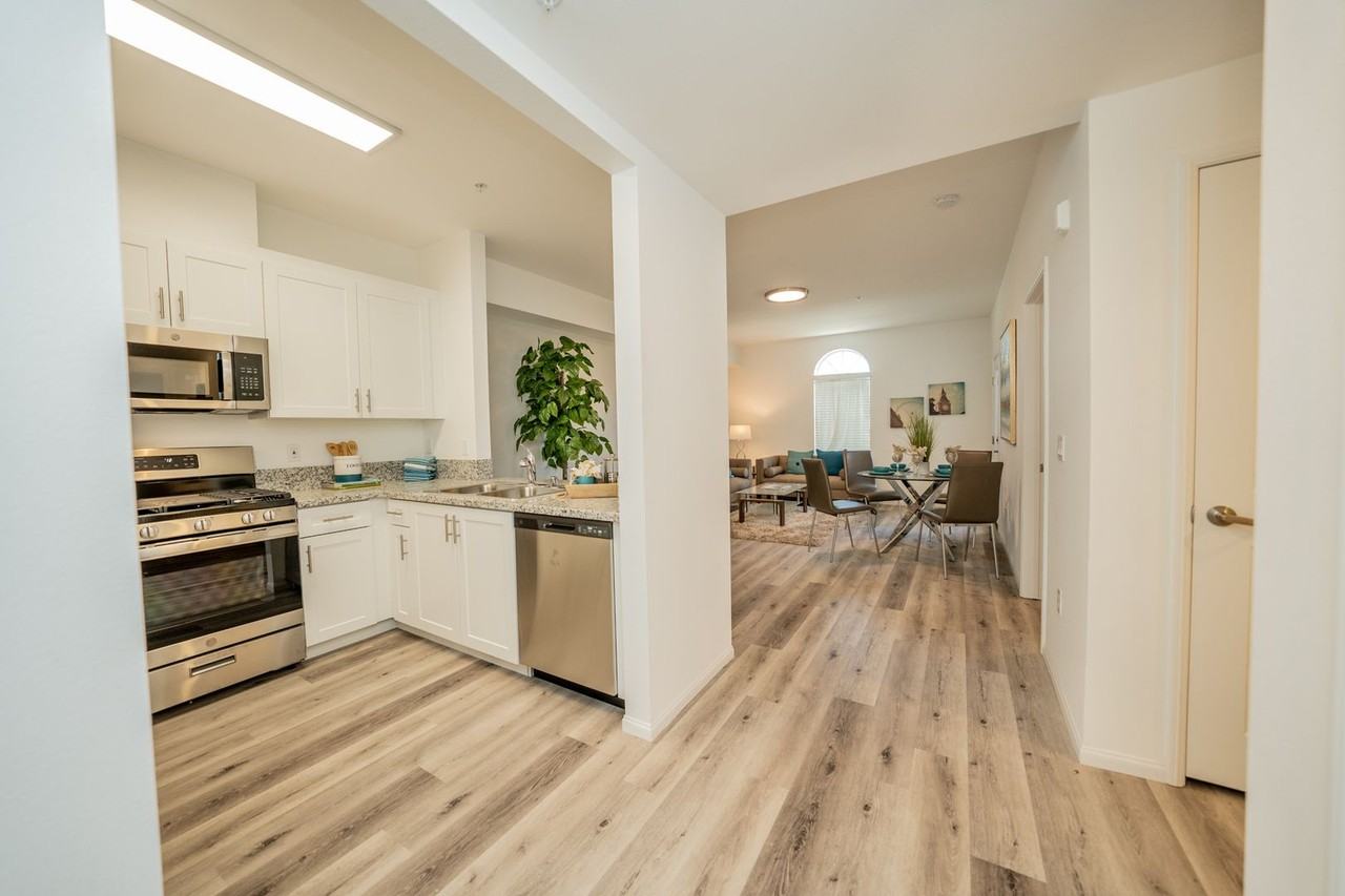 STR374 (3) - Photo 3 of 23