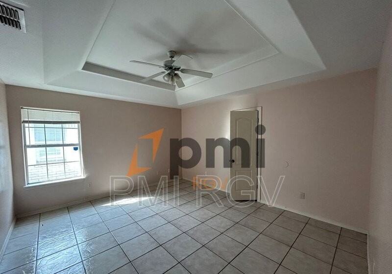 1817 Tierra Dulce Dr #4 - Photo 2 of 14