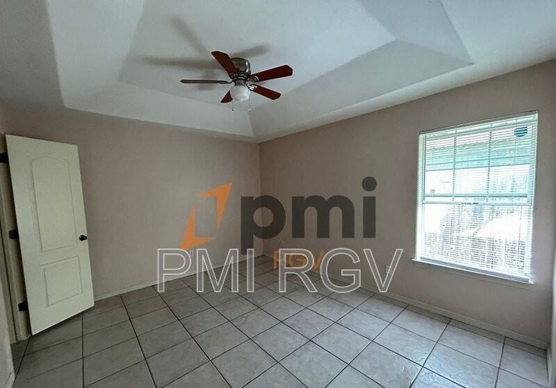 1817 Tierra Dulce Dr #4 - Photo 5 of 14