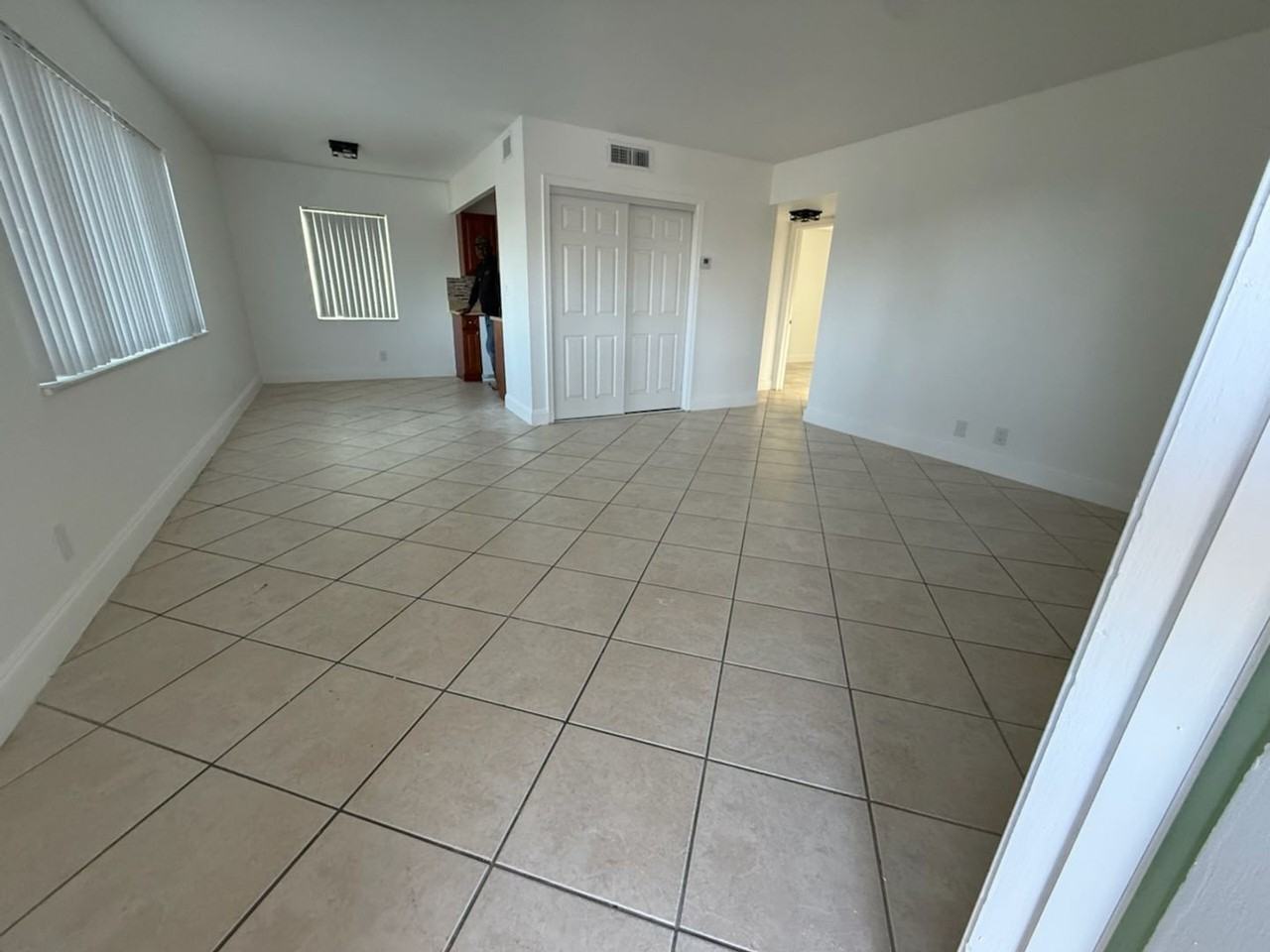 2861 S. SEACREST BLVD APT 3C BOYNTON BEACH, FL 33435 - Photo 4 of 7