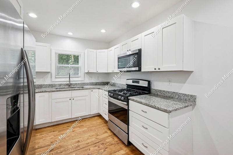 2649 Blount St - Photo 6 of 17