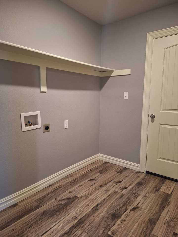 9001 Chanel Pl - Photo 5 of 10