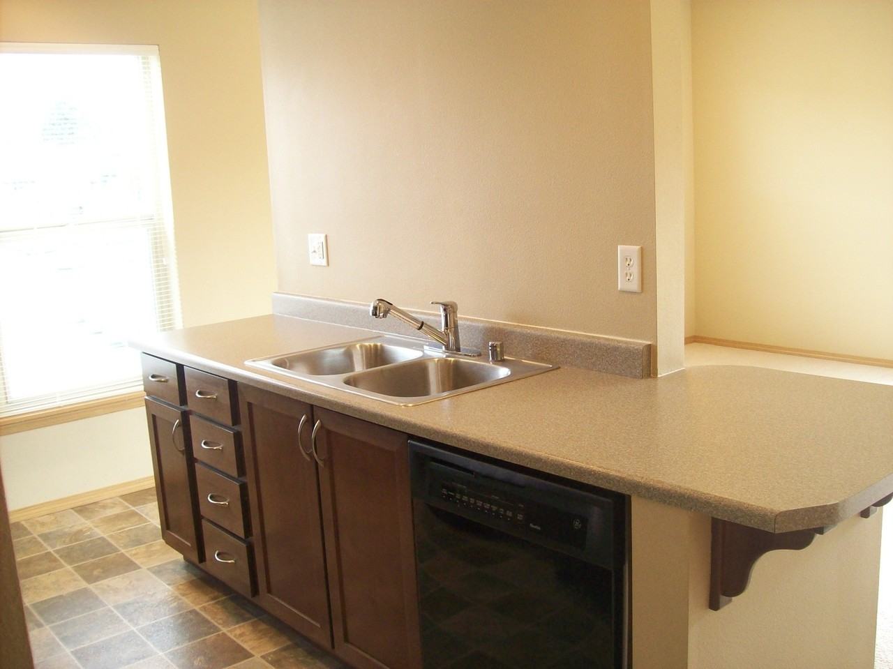 Mckenze Square Apartments - Photo 4 of 44