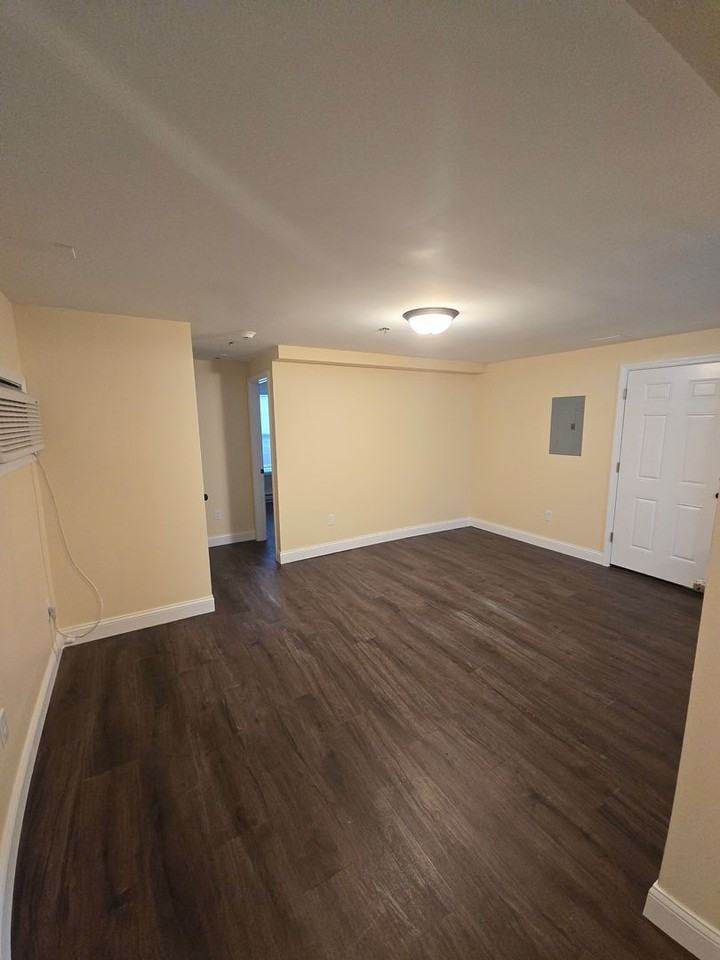 920 N Church St - Photo 3 of 6