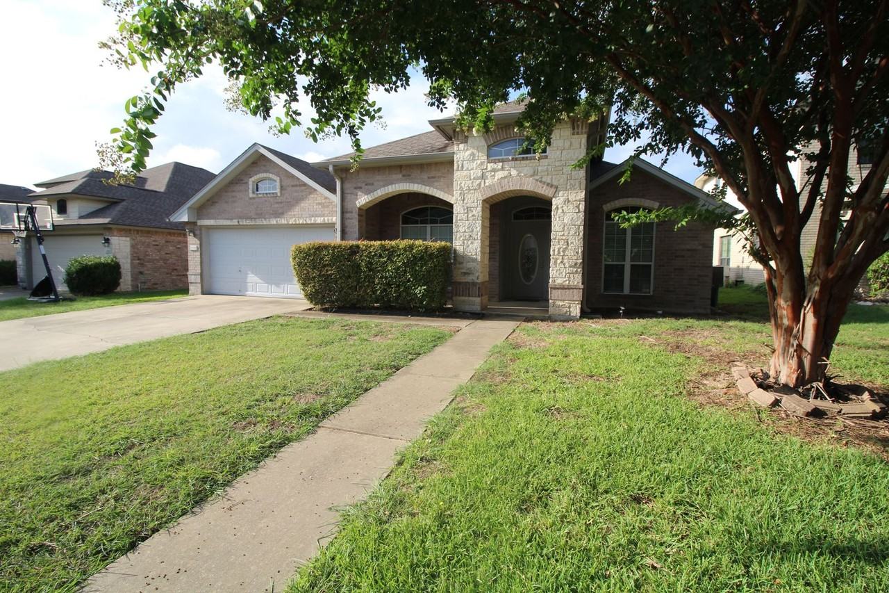 2908 Tucson Dr - Photo 2 of 33