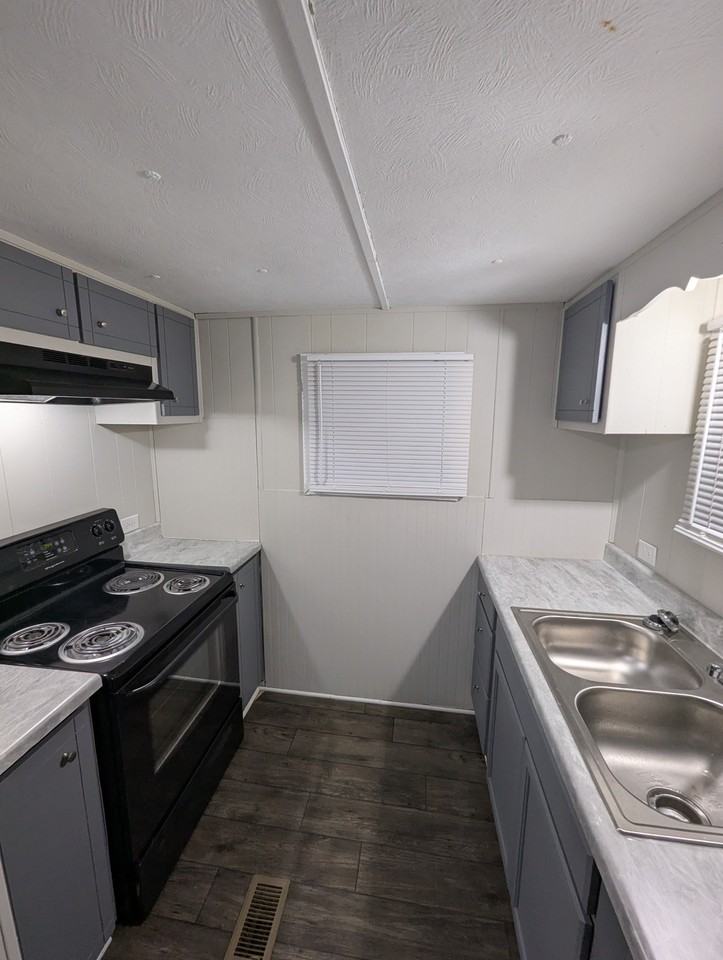 2472 Pax Hill Road - Photo 2 of 7