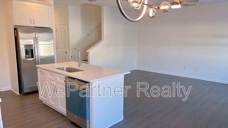 15 Sandstone Dr - Photo 6 of 14