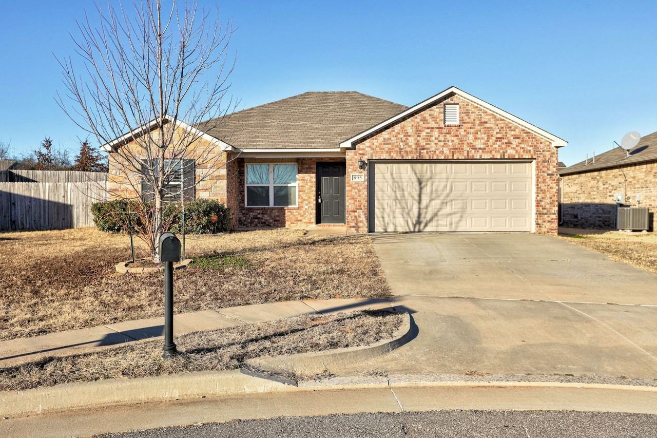 805 Hallow Oak Ct - Photo 2 of 33