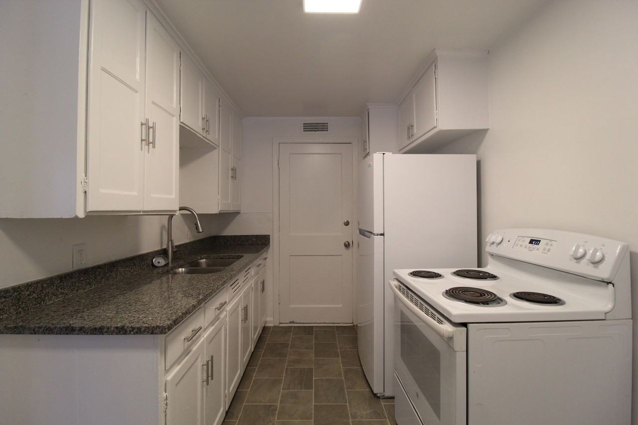 503 E Glendale St - Photo 4 of 7