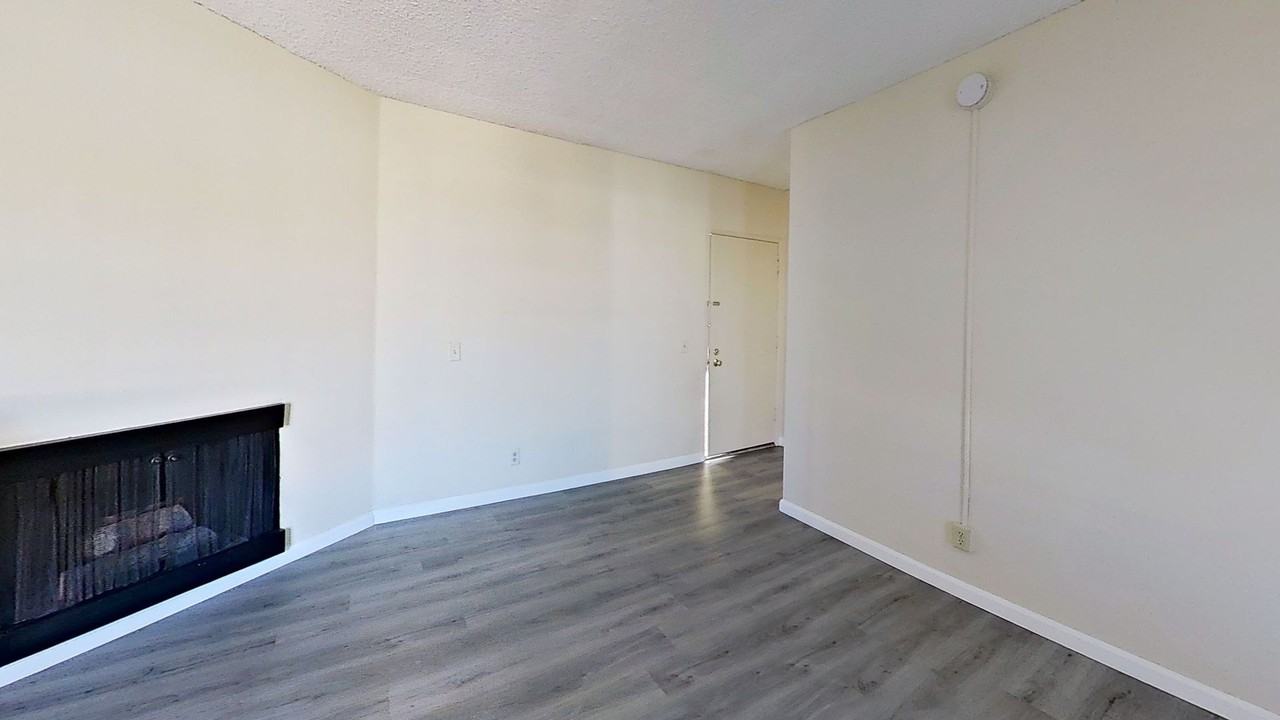 18520 Prairie St. - Photo 2 of 22