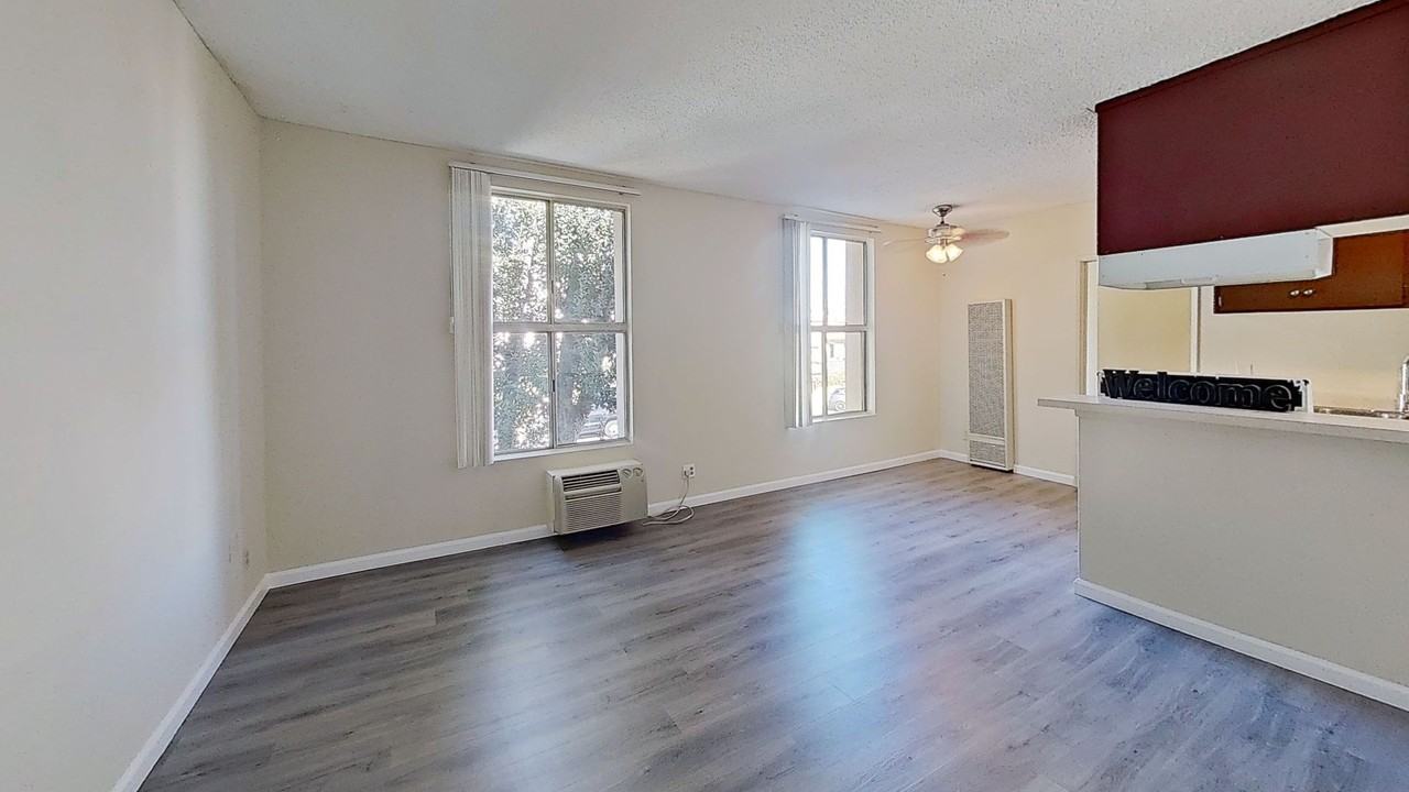 18520 Prairie St. - Photo 3 of 22