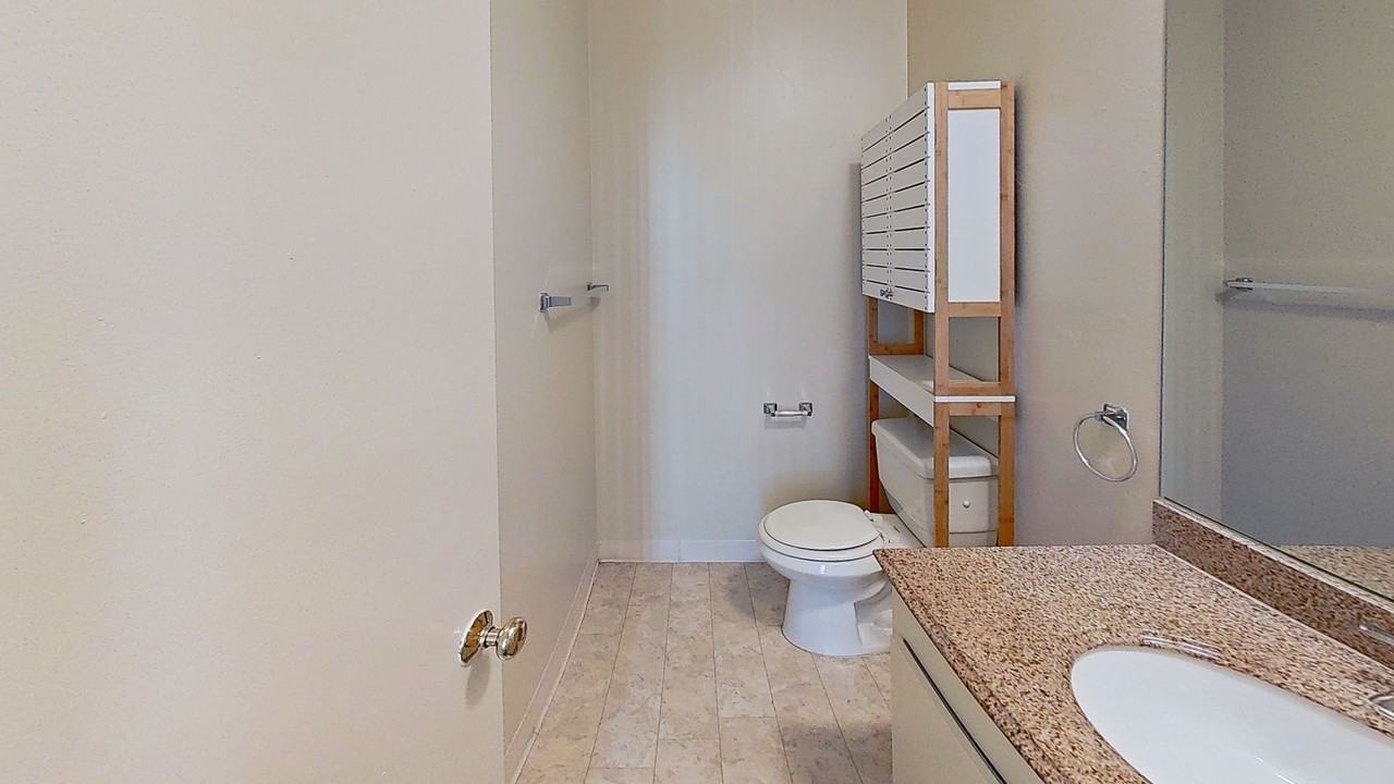 18520 Prairie St. - Photo 4 of 22