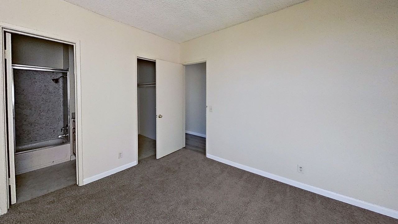 18520 Prairie St. - Photo 5 of 22