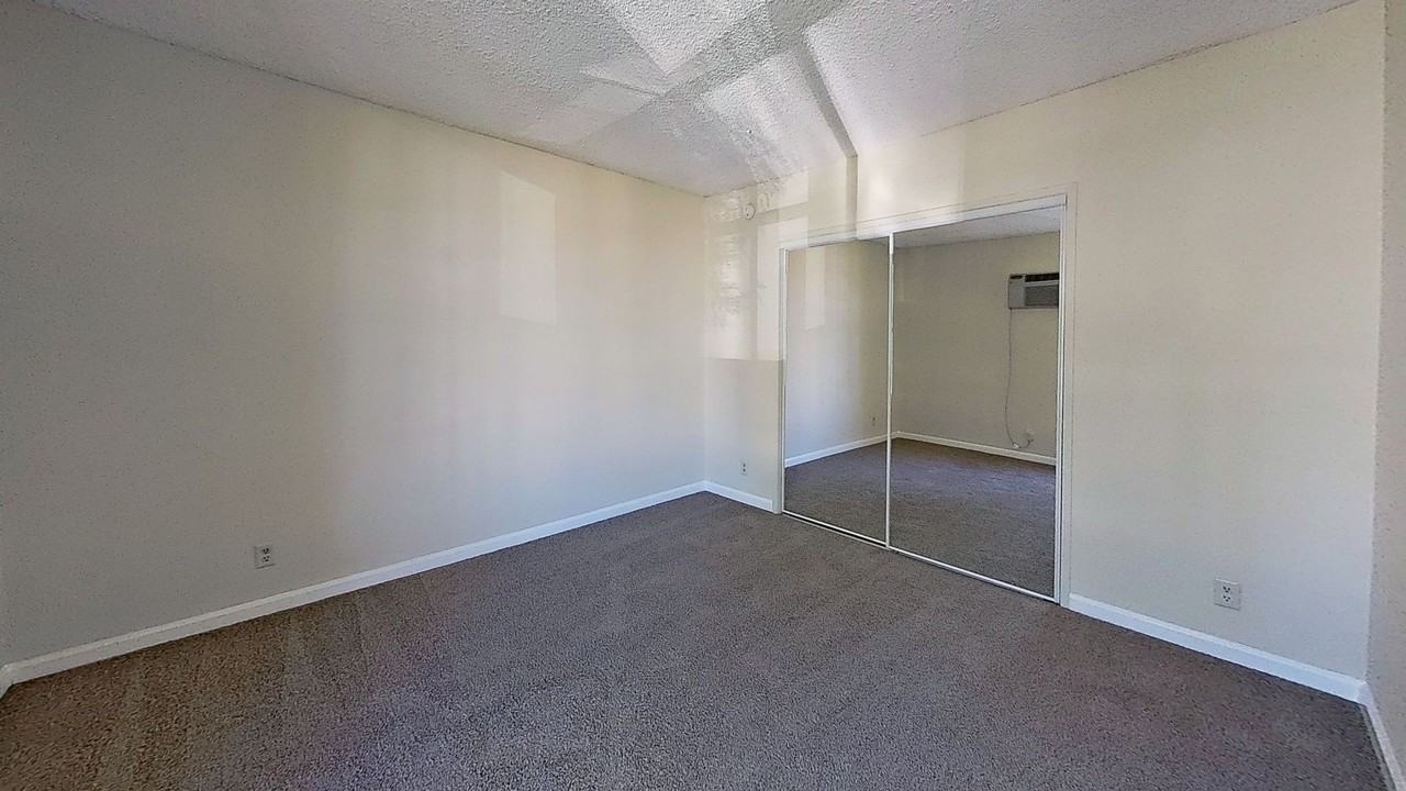 18520 Prairie St. - Photo 7 of 22