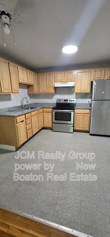 572 Cummins Hwy #12 - Photo 2 of 13