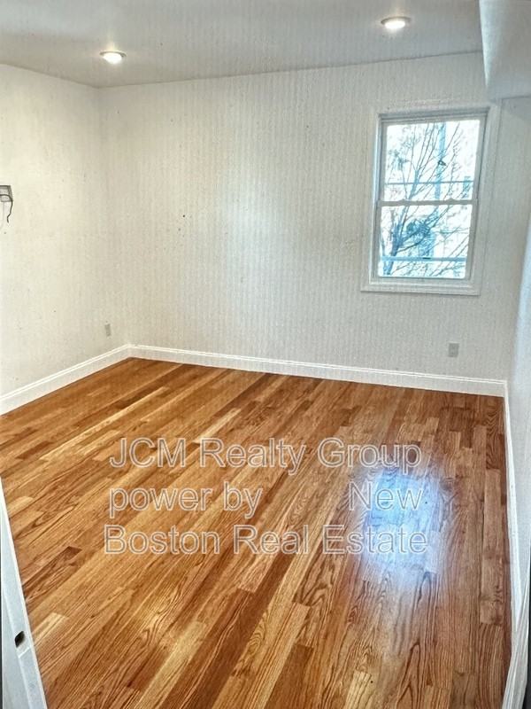 217 Washington St #4L - Photo 4 of 4