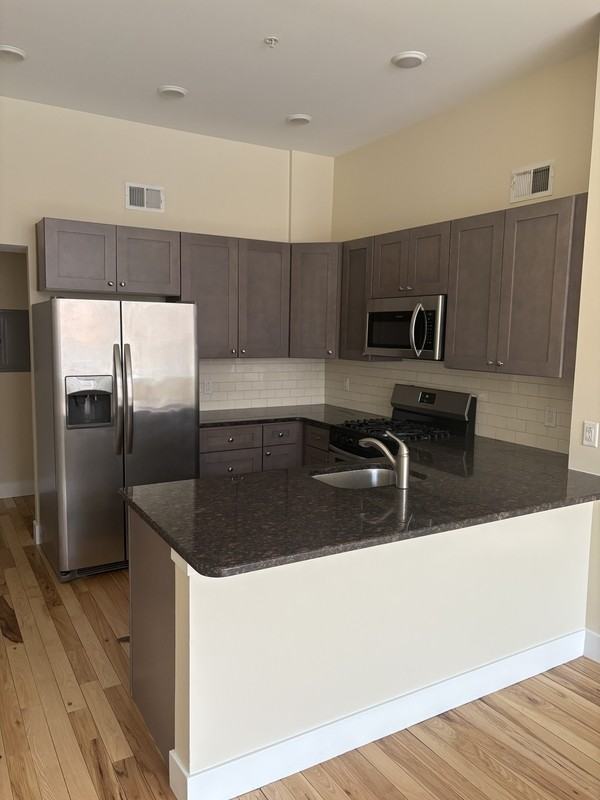 1624 S Broad St #1 - Photo 5 of 21