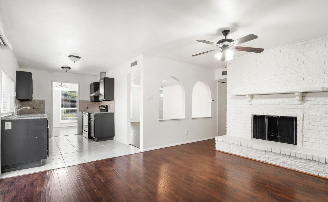 941 Overdowns Dr - Photo 3 of 18