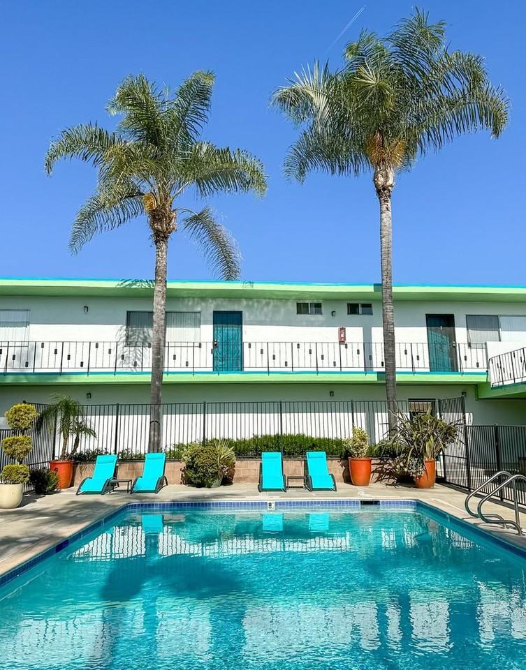 Oasis - Photo 5 of 19